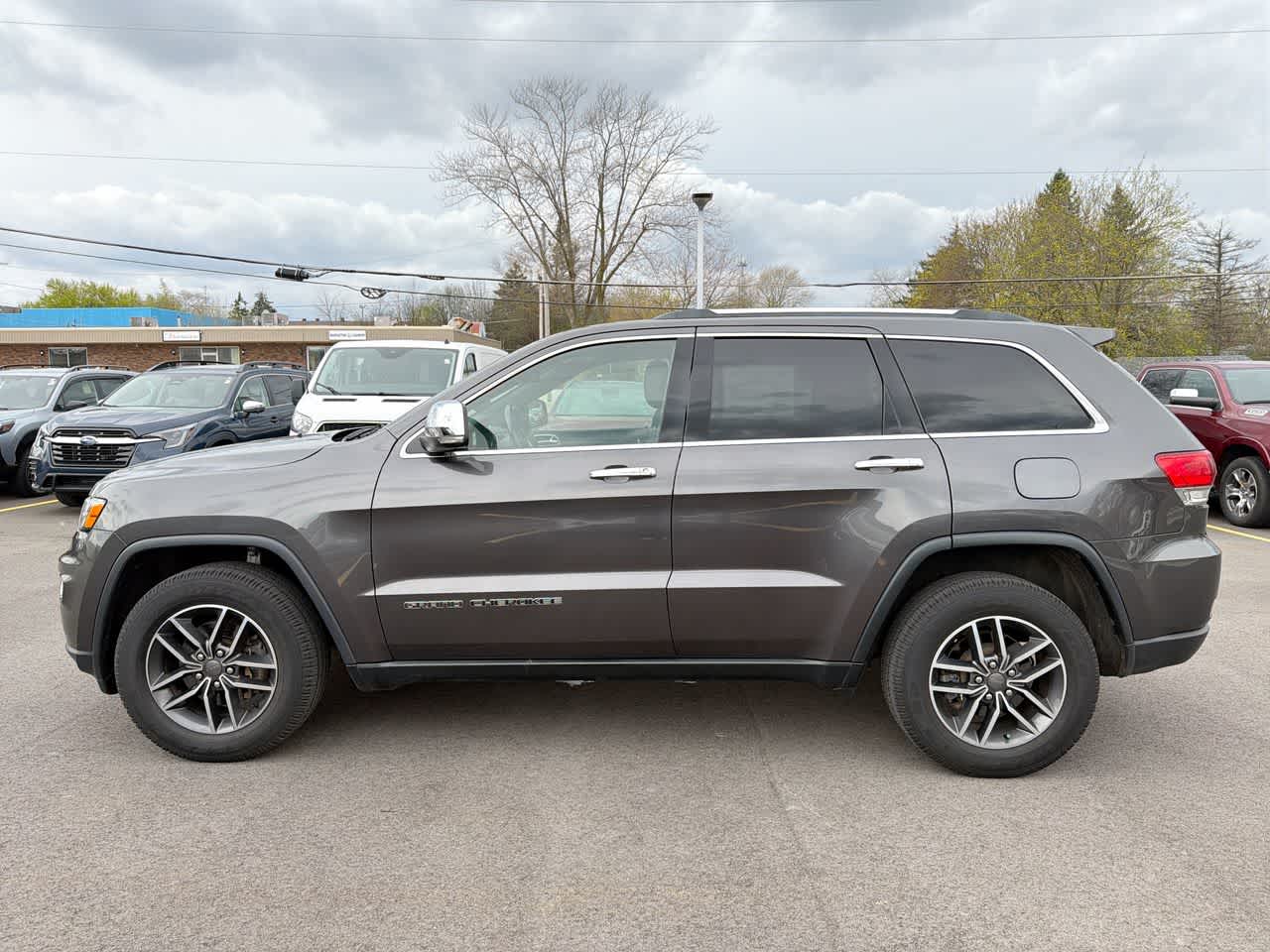 Thumbnail: 2019 Jeep Grand Cherokee - 11
