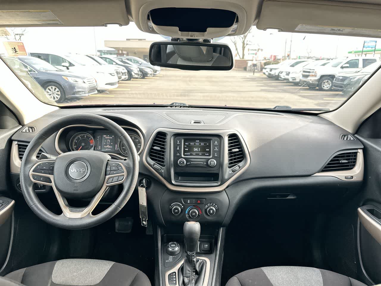 Thumbnail: 2017 Jeep Cherokee - 20