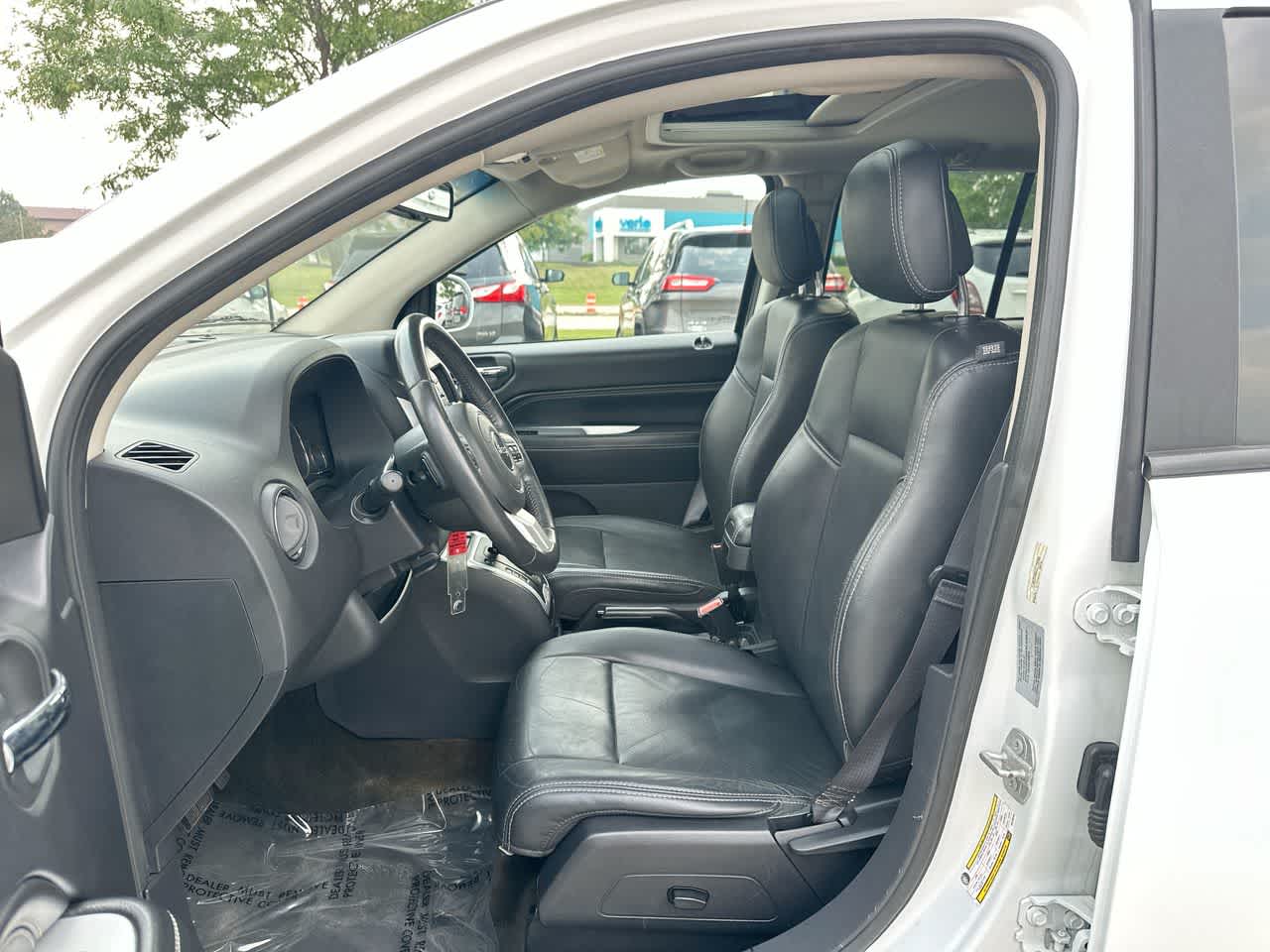 Thumbnail: 2016 Jeep Compass - 21