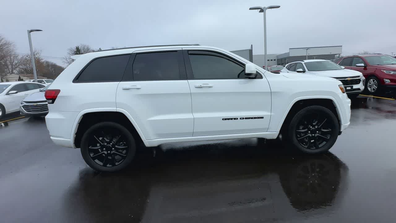 Thumbnail: 2020 Jeep Grand Cherokee - 9