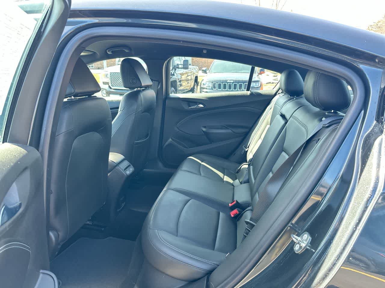 Thumbnail: 2018 Chevrolet Cruze - 24