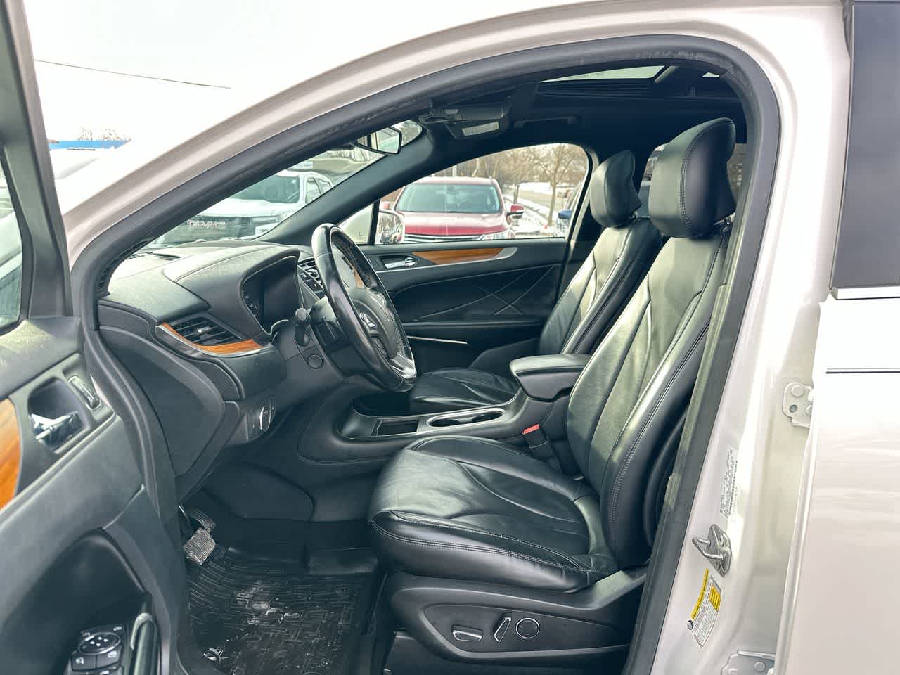 Thumbnail: 2019 Lincoln MKC - 21