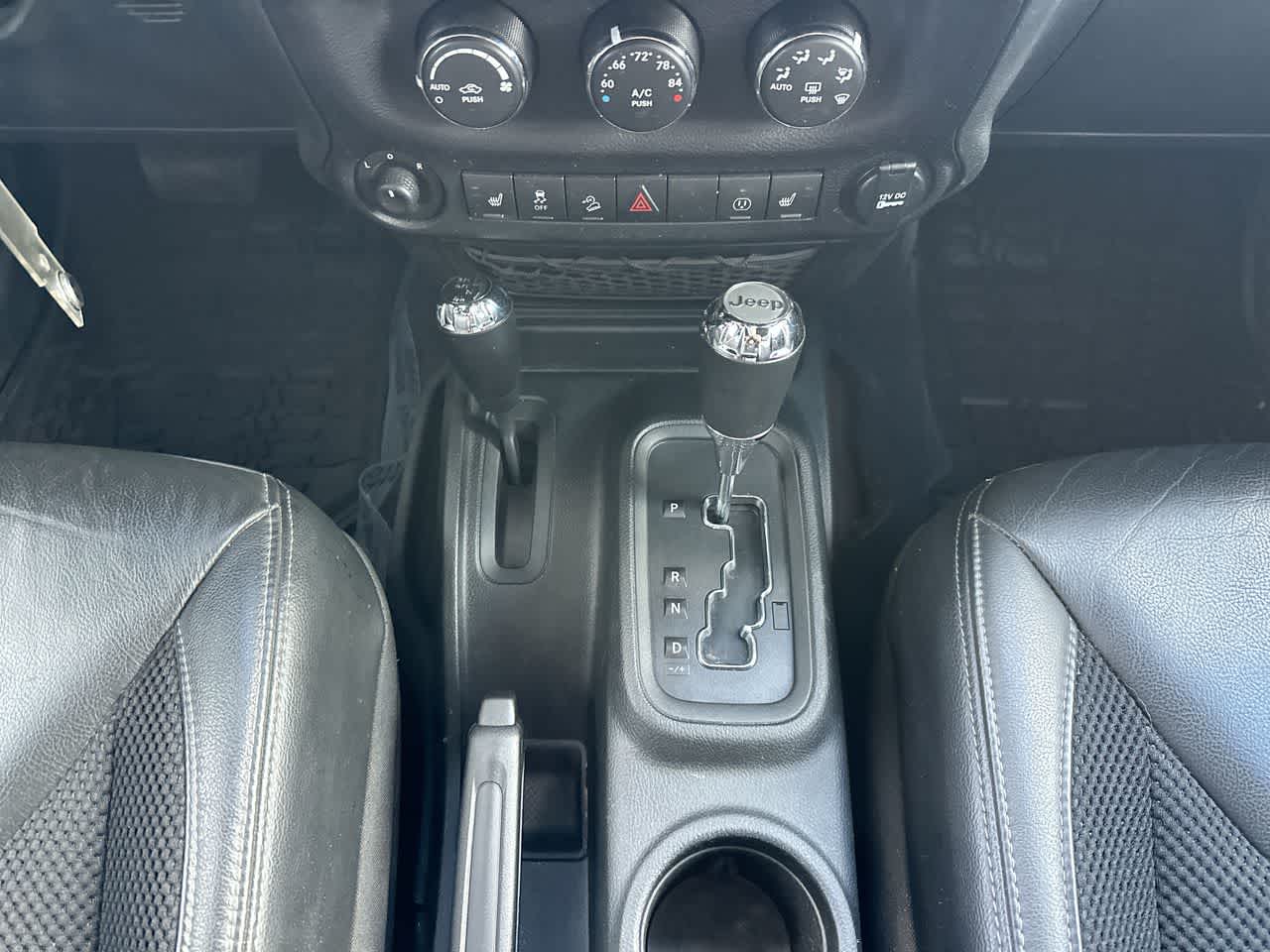 Thumbnail: 2017 Jeep Wrangler - 32