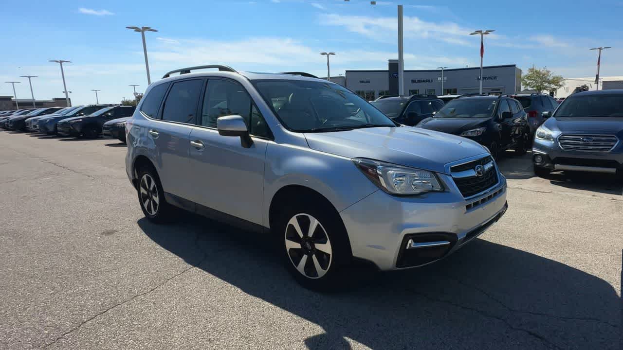 2017 Subaru Forester Premium photo 2