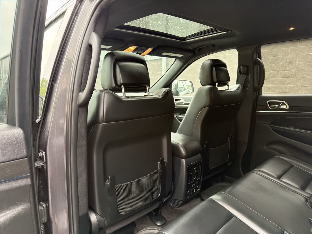 Thumbnail: 2018 Jeep Grand Cherokee - 23
