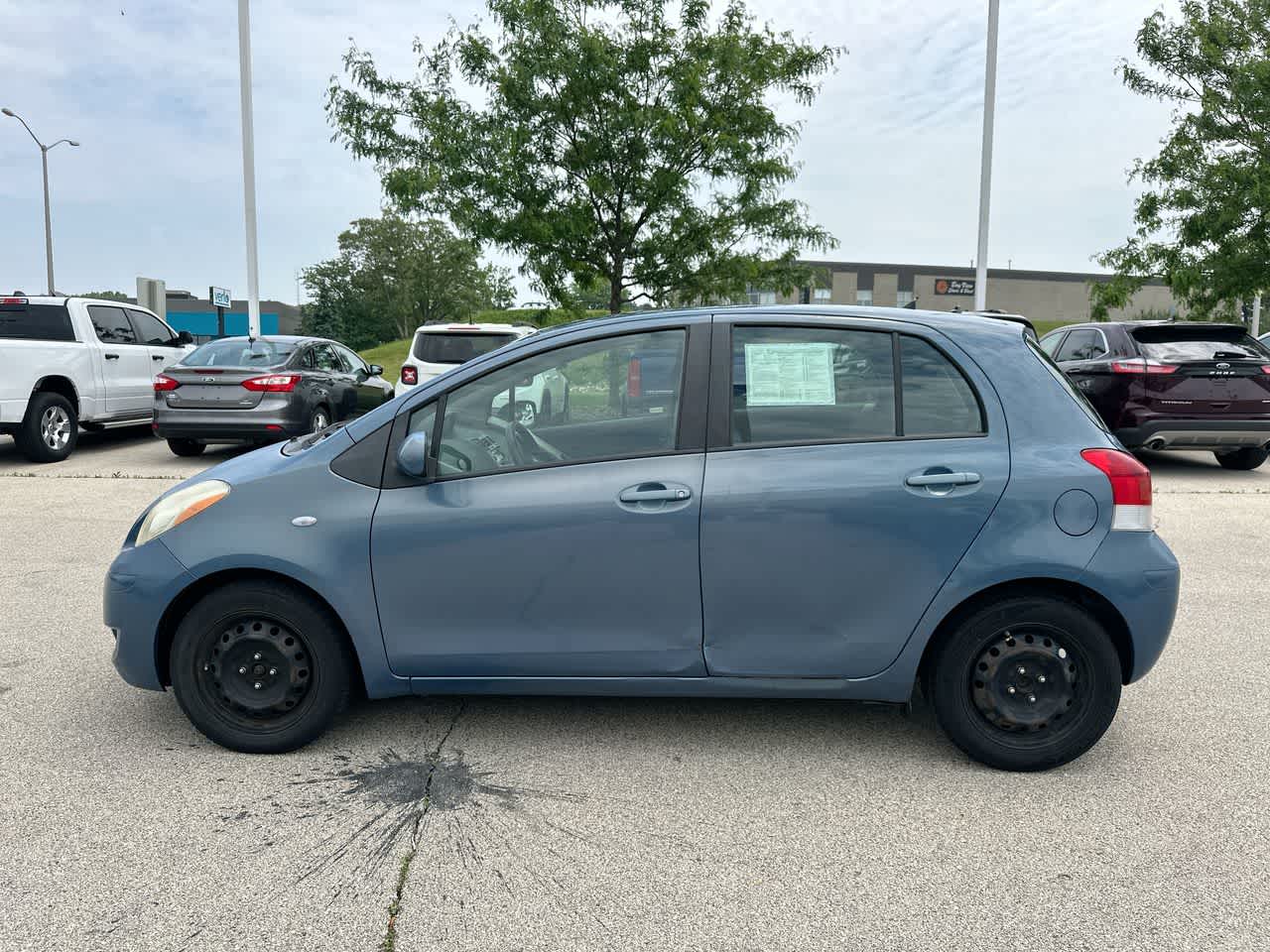 Thumbnail: 2010 Toyota Yaris - 10