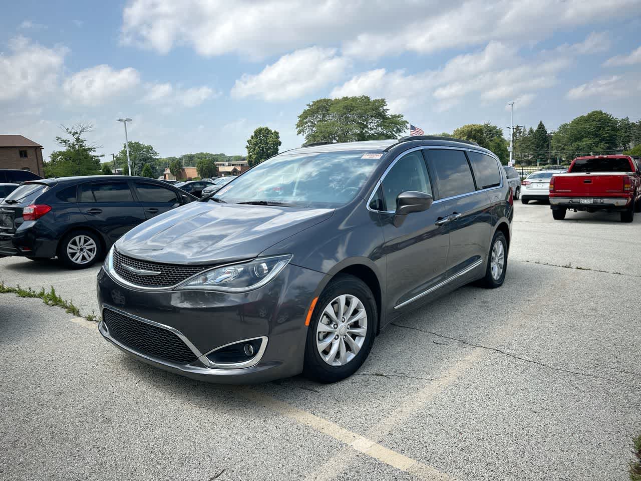 Thumbnail: 2017 Chrysler Pacifica - 6