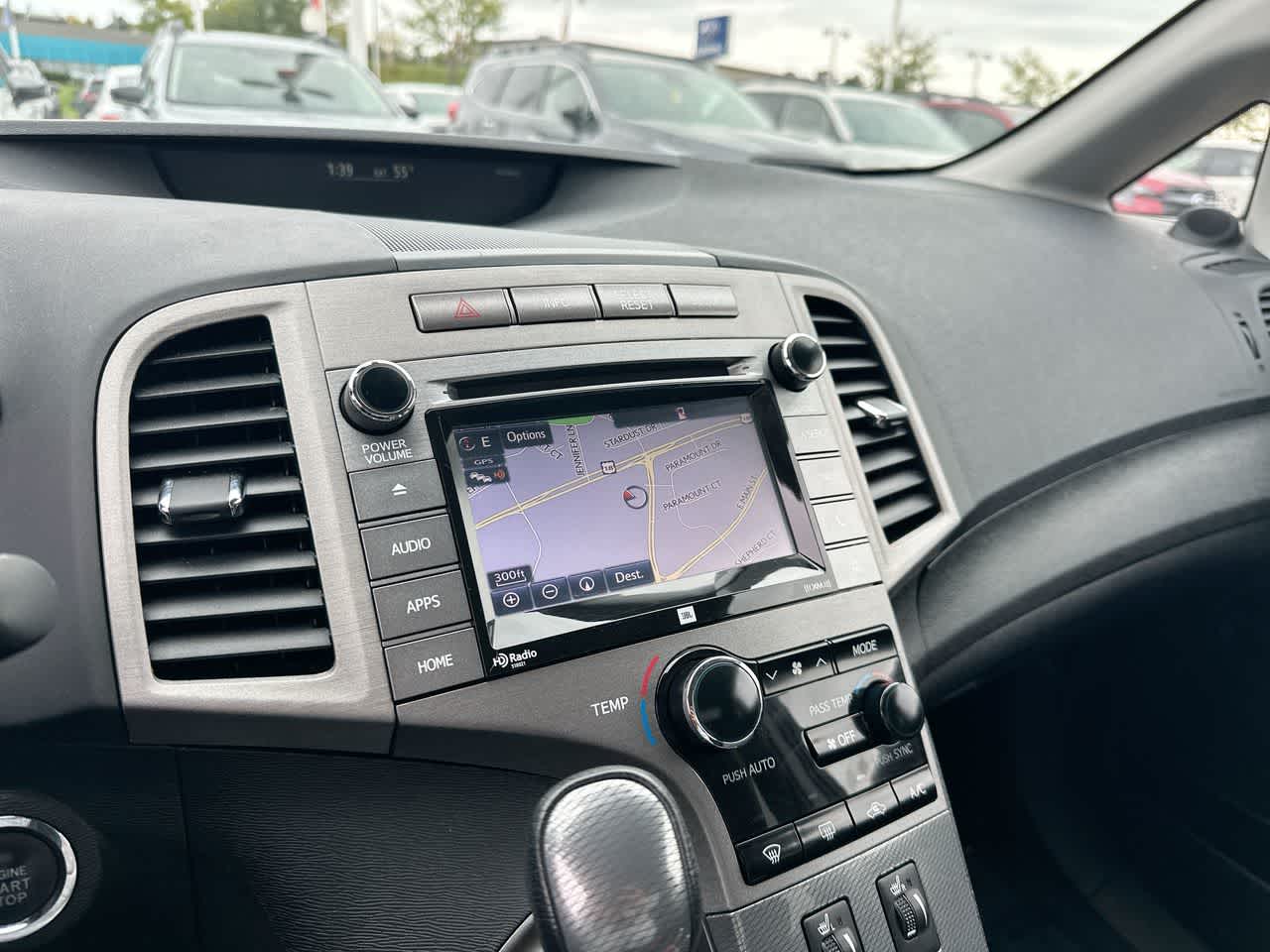 Thumbnail: 2015 Toyota Venza - 32