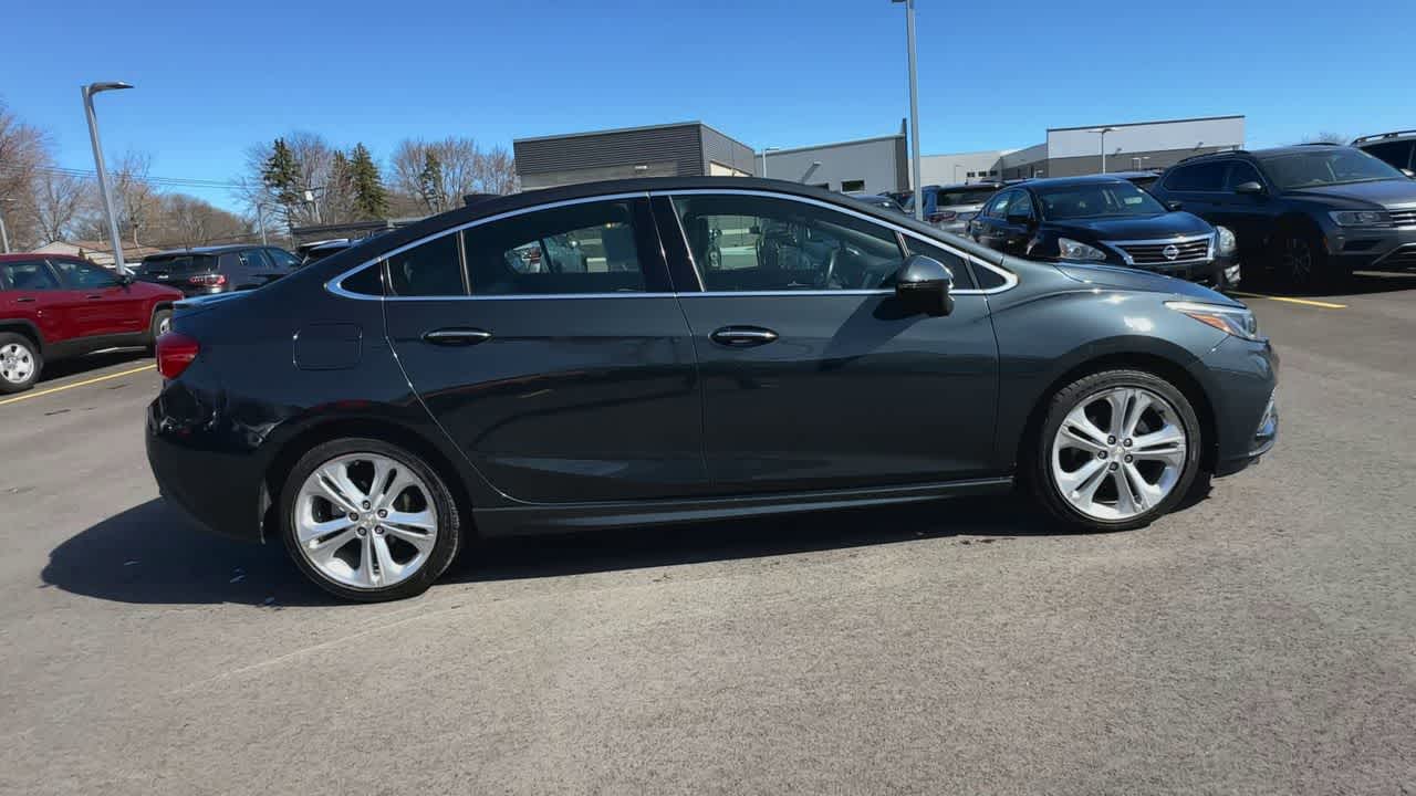 Thumbnail: 2018 Chevrolet Cruze - 9