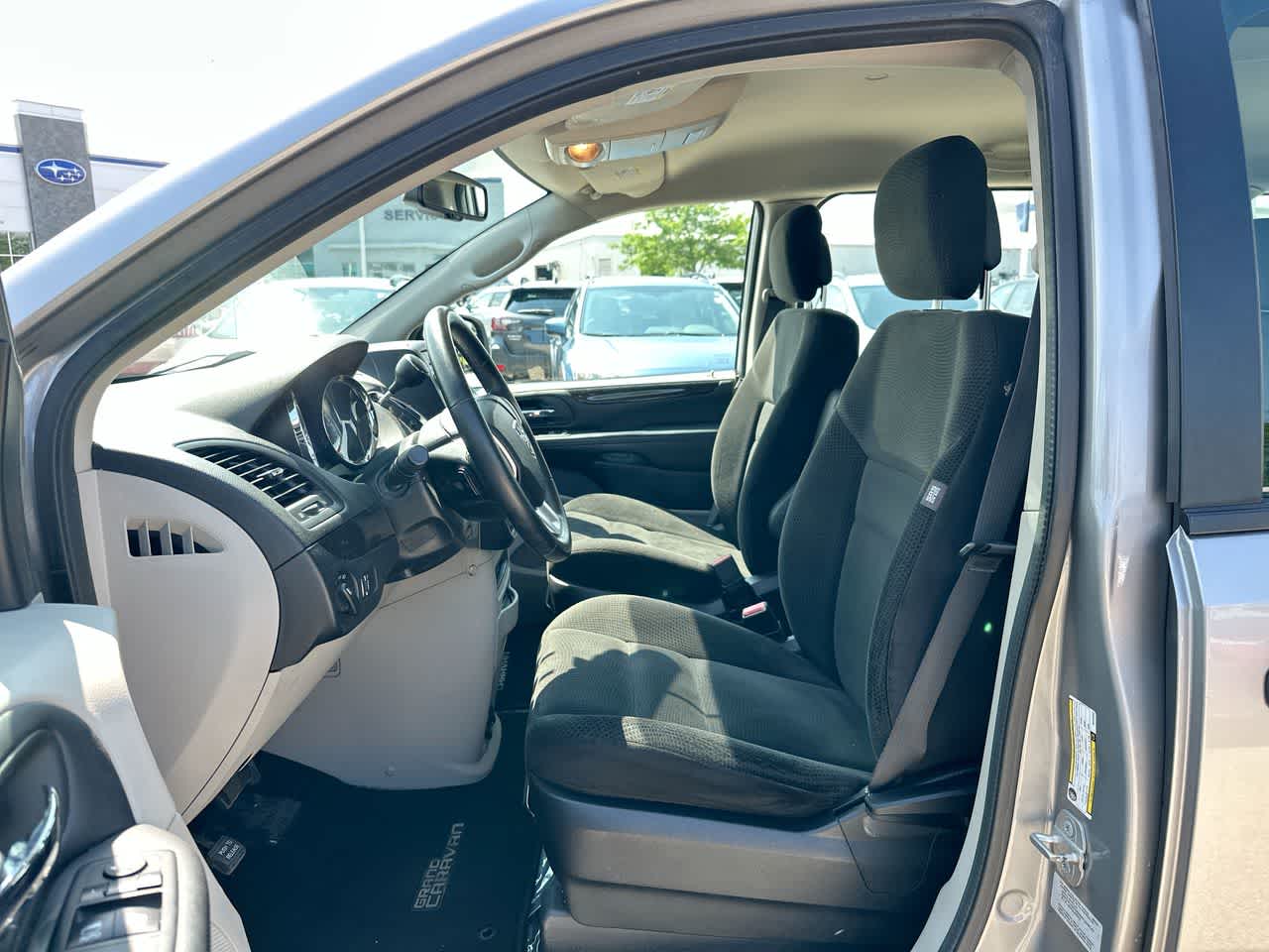 Thumbnail: 2016 Dodge Grand Caravan - 21