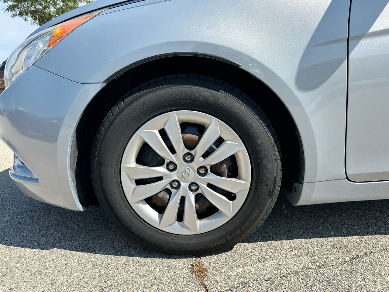 Thumbnail: 2011 Hyundai Sonata - 19