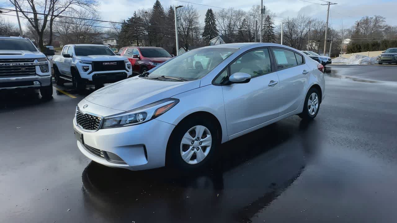 Thumbnail: 2017 Kia Forte - 4