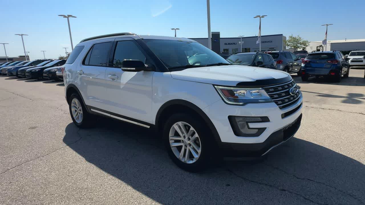2017 Ford Explorer XLT photo 2