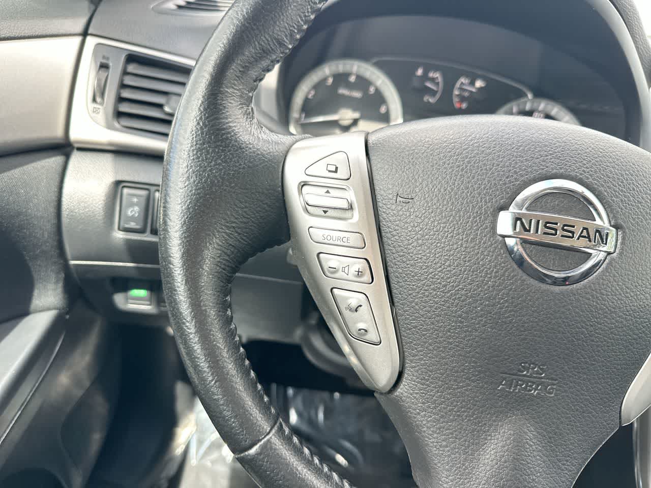 Thumbnail: 2015 Nissan Sentra - 28