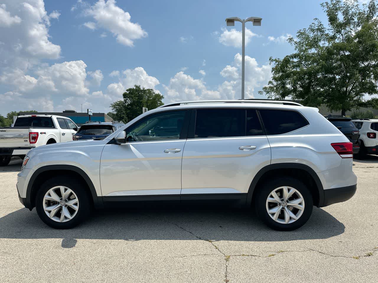 Thumbnail: 2018 Volkswagen Atlas - 10