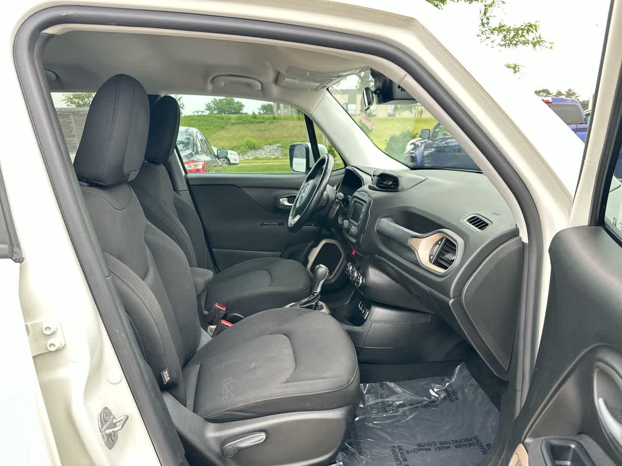 Thumbnail: 2016 Jeep Renegade - 26