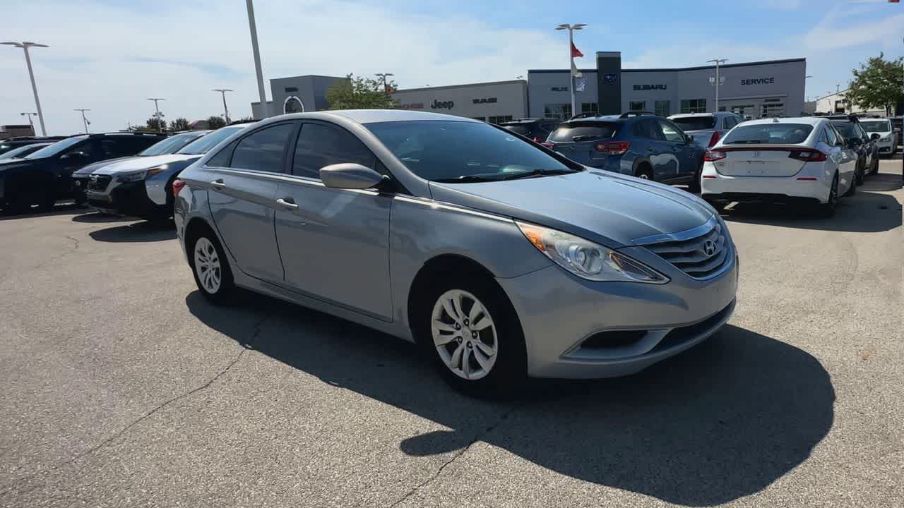 2011 Hyundai Sonata GLS photo 2