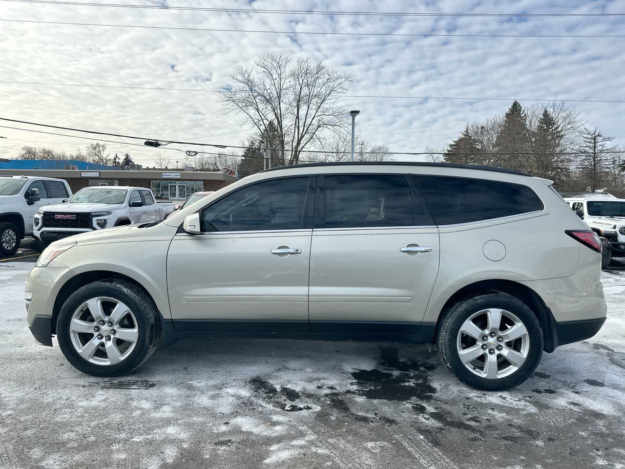 Thumbnail: 2017 Chevrolet Traverse - 10