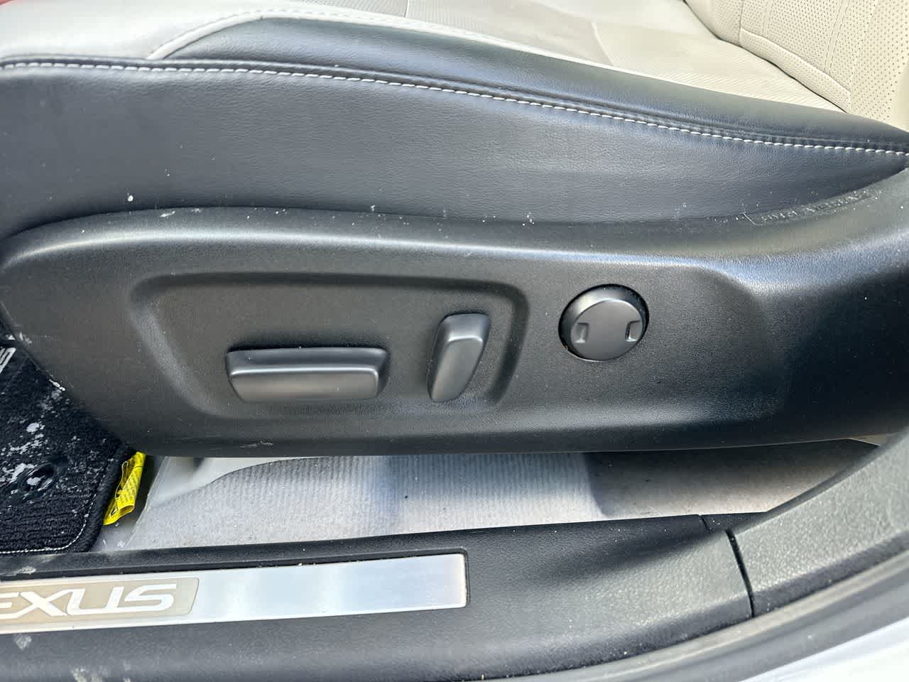 Thumbnail: 2019 Lexus RX - 22