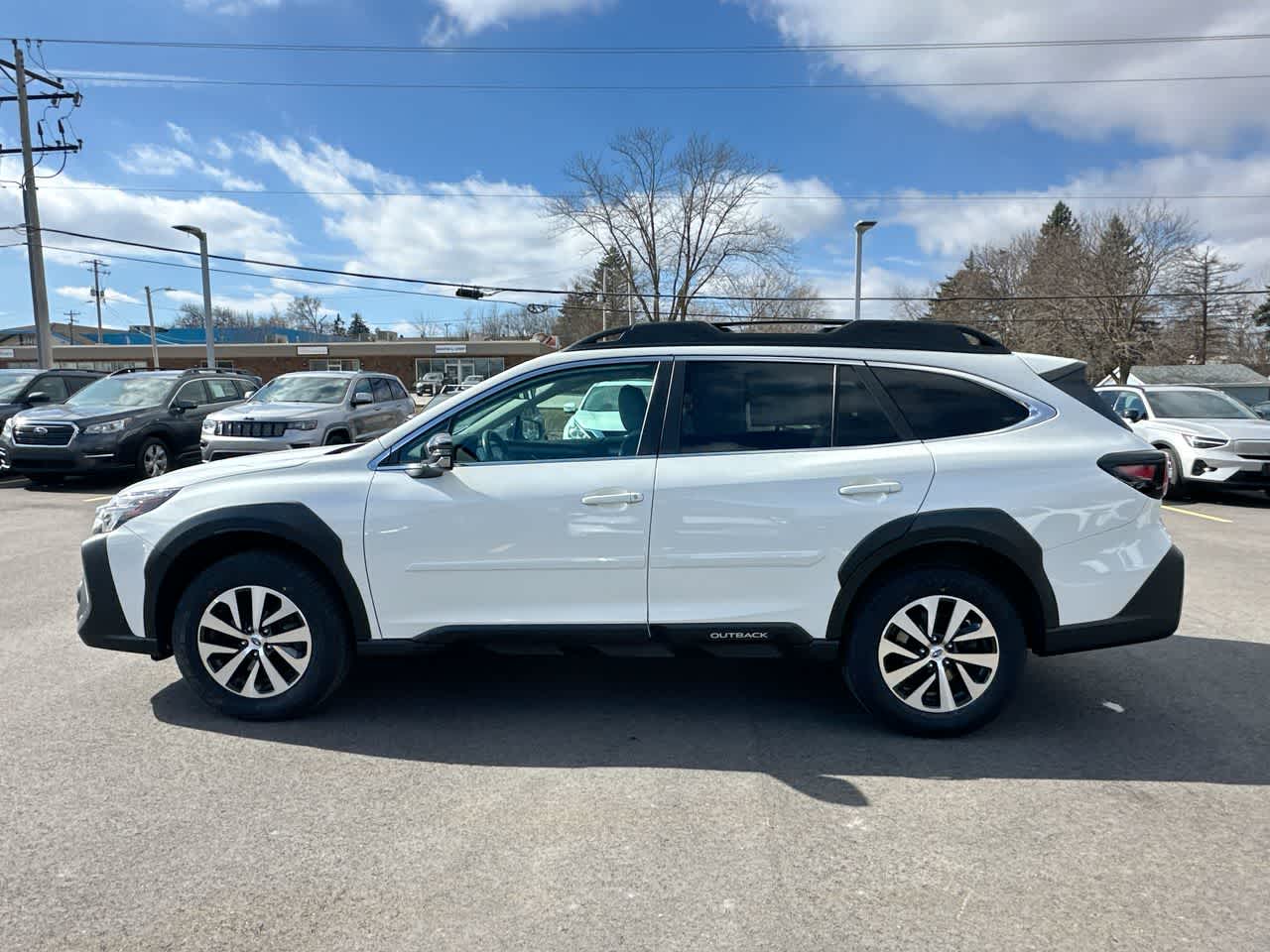 Thumbnail: 2023 Subaru Outback - 10