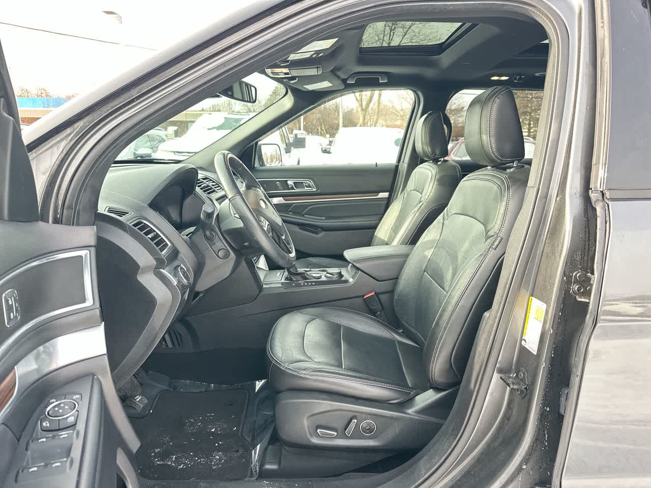 Thumbnail: 2018 Ford Explorer - 21