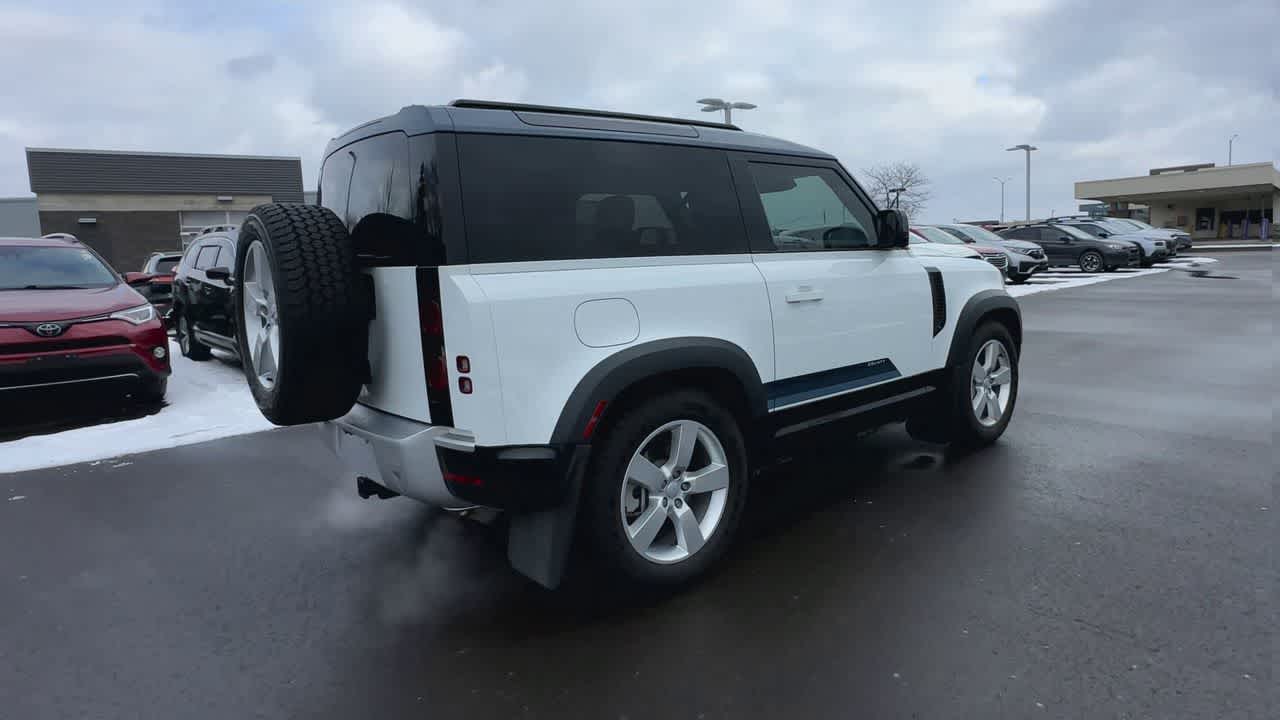Thumbnail: 2025 Land Rover Defender - 8