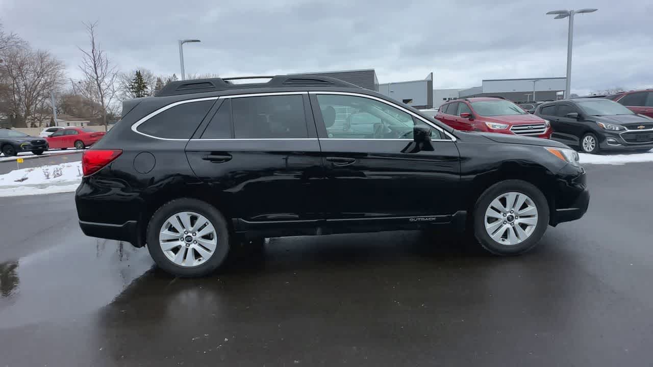 Thumbnail: 2016 Subaru Outback - 9