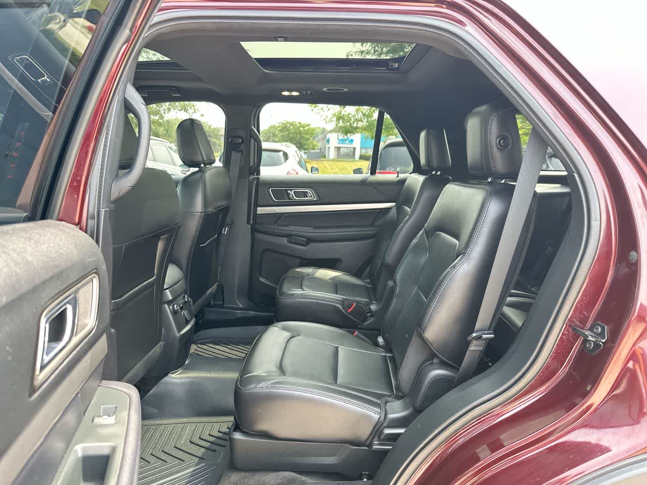 Thumbnail: 2018 Ford Explorer - 25