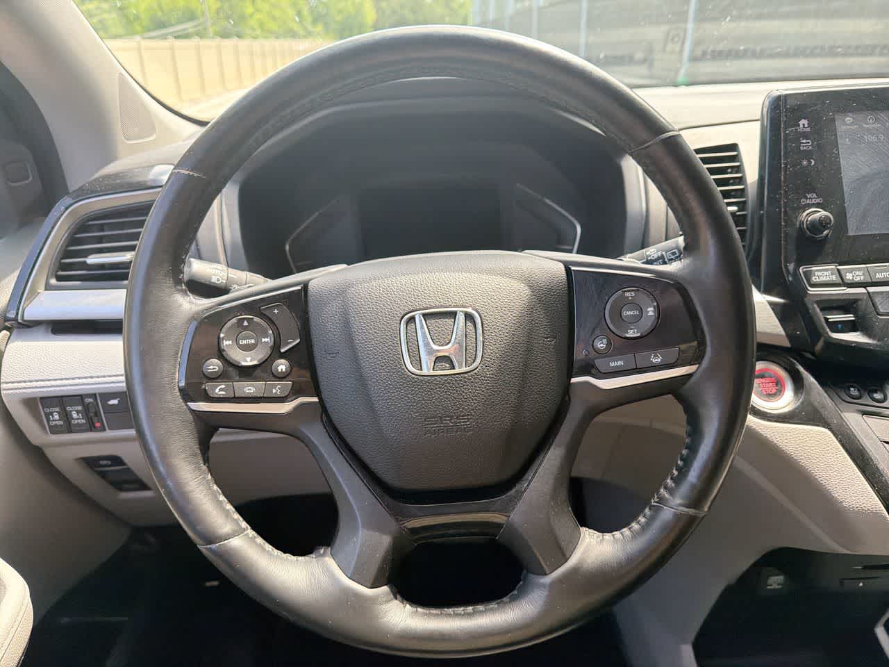 Thumbnail: 2018 Honda Odyssey - 29