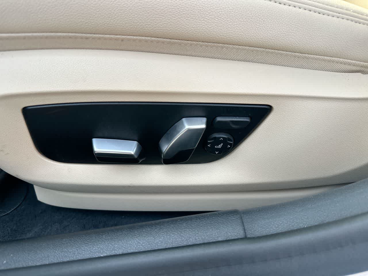 Thumbnail: 2020 BMW 5 Series - 22