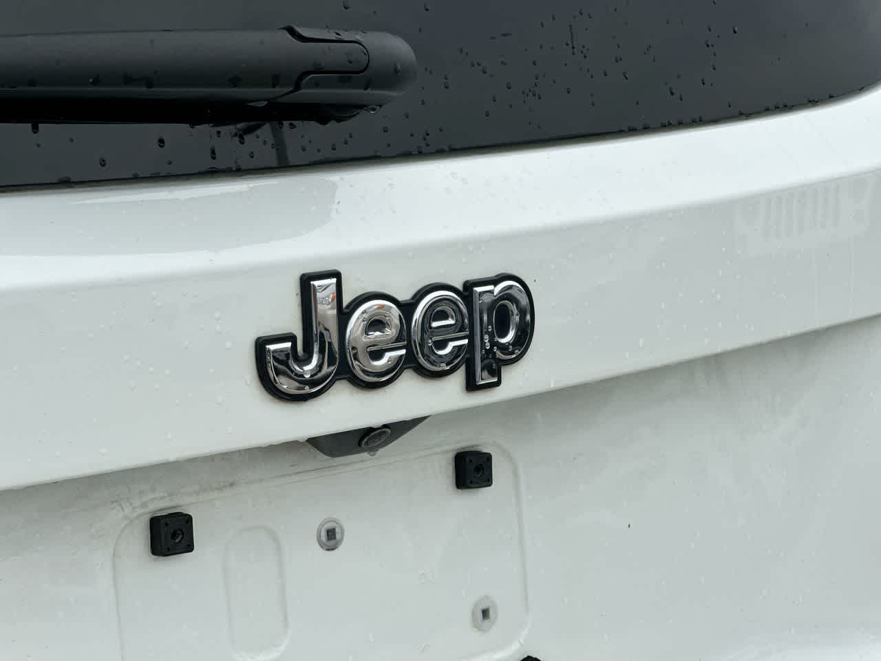 Thumbnail: 2016 Jeep Renegade - 17