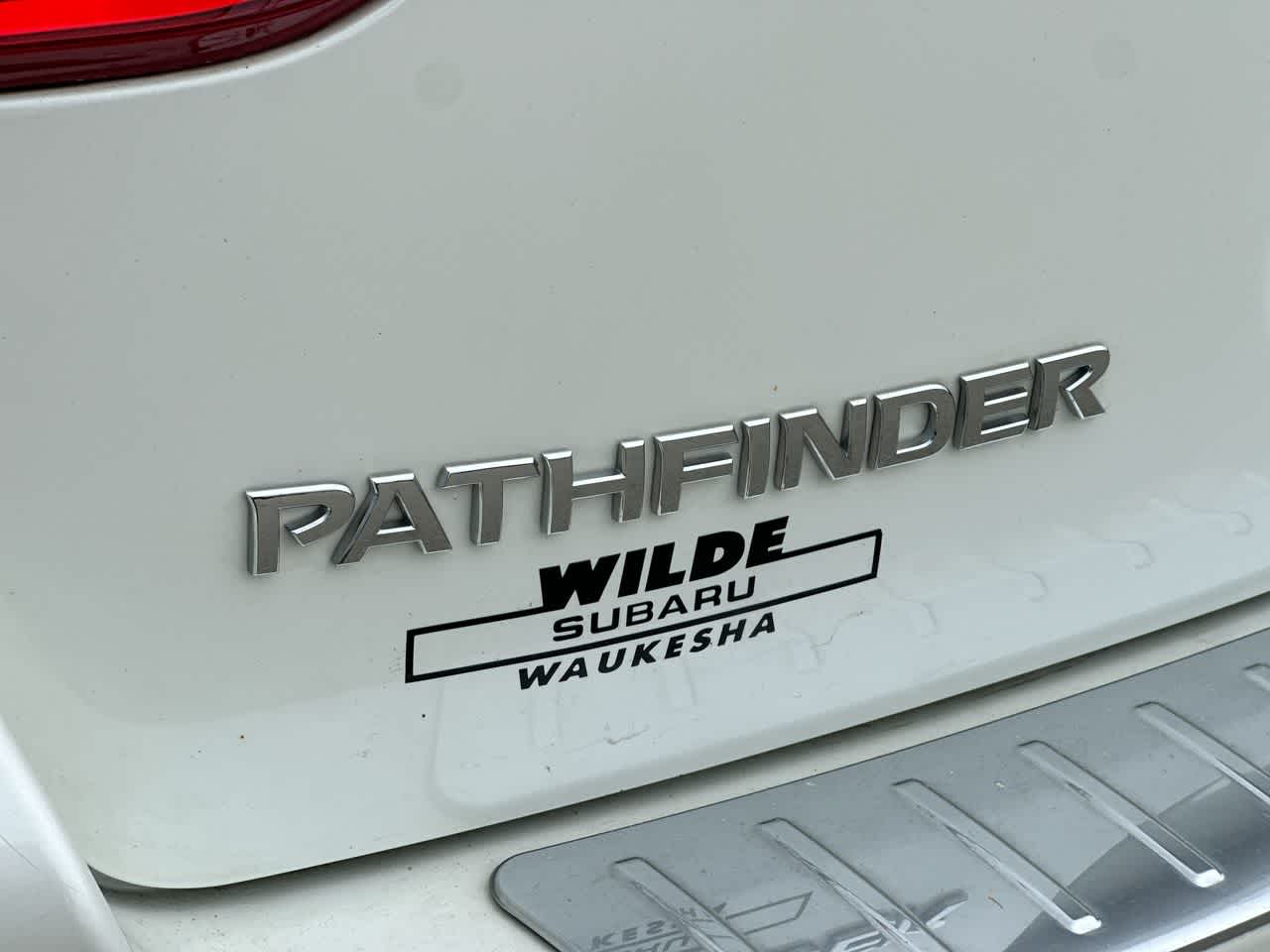 2017 Nissan Pathfinder SL 17