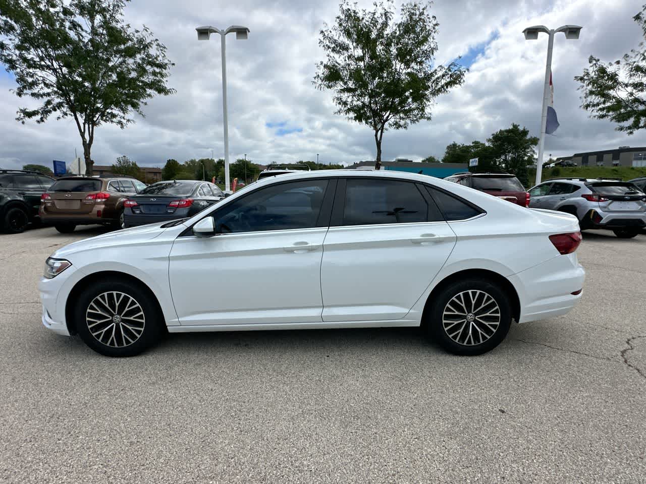 Thumbnail: 2019 Volkswagen Jetta - 10