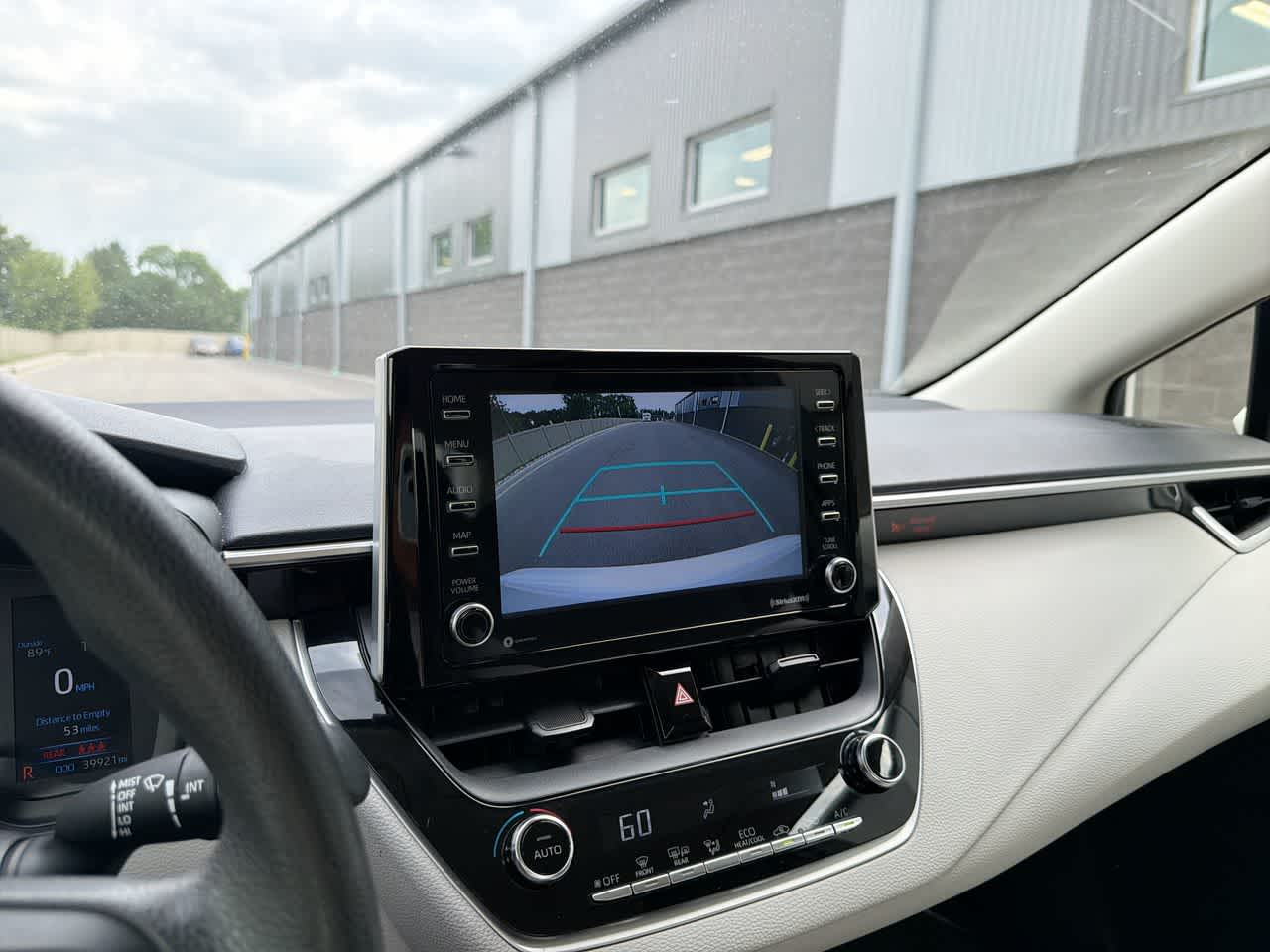 2021 Toyota Corolla LE - Photo 31