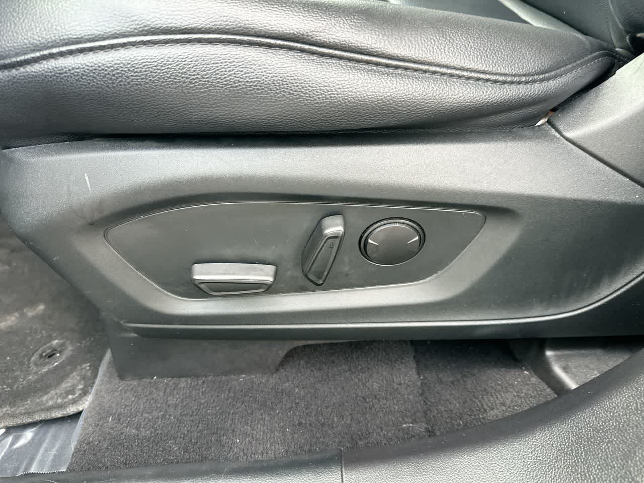 Thumbnail: 2020 Ford Explorer - 22