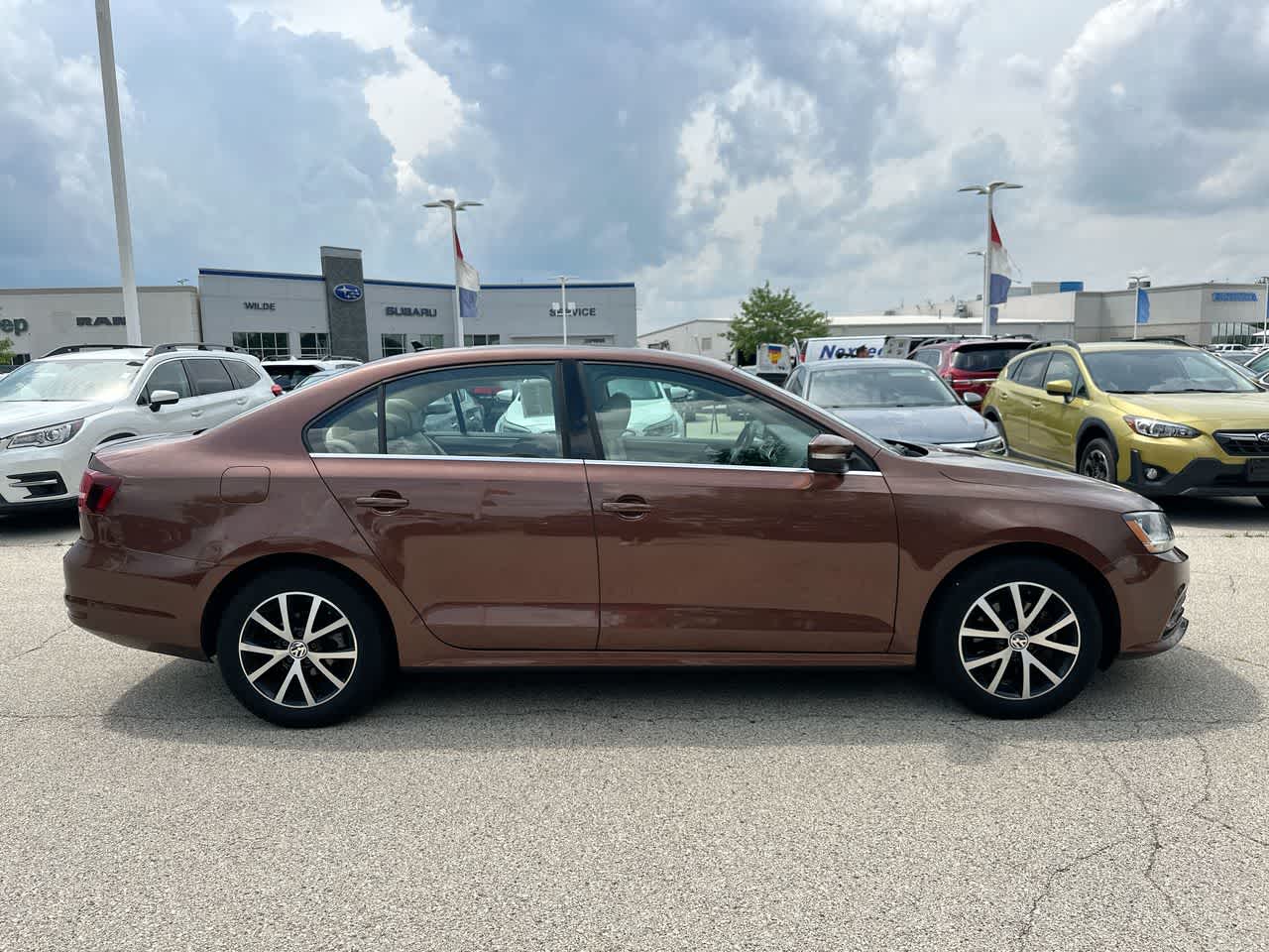 Thumbnail: 2017 Volkswagen Jetta - 14