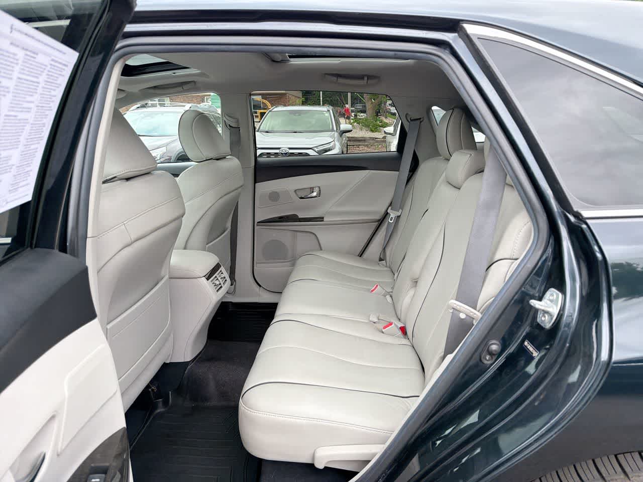 Thumbnail: 2014 Toyota Venza - 25
