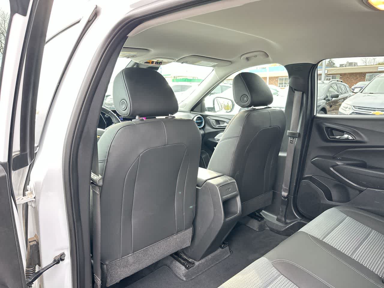 Thumbnail: 2025 Chevrolet Trax - 23