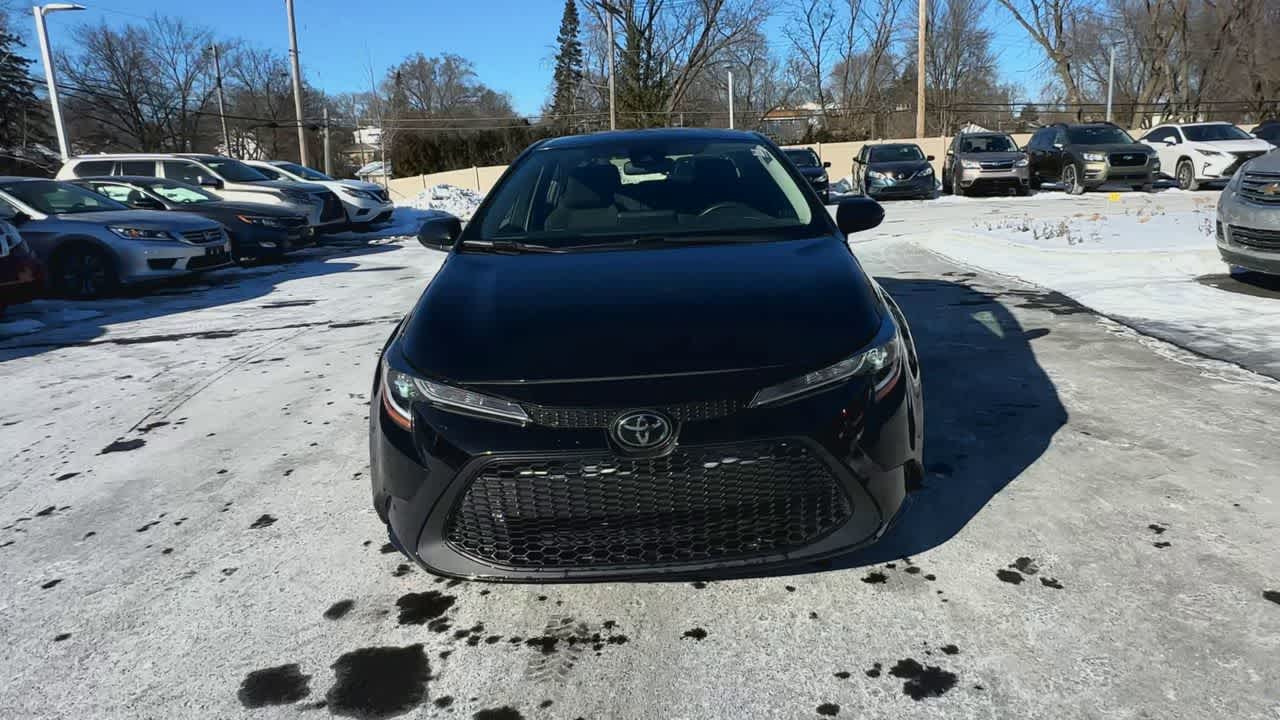 Thumbnail: 2022 Toyota Corolla - 3