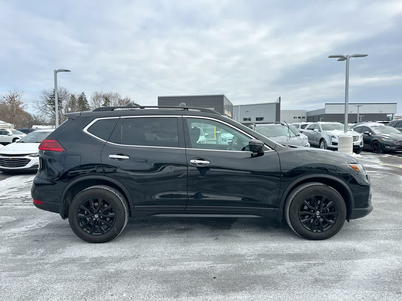 Thumbnail: 2017 Nissan Rogue - 14