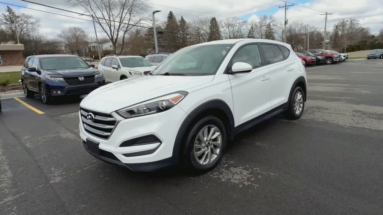 Thumbnail: 2017 Hyundai Tucson - 4