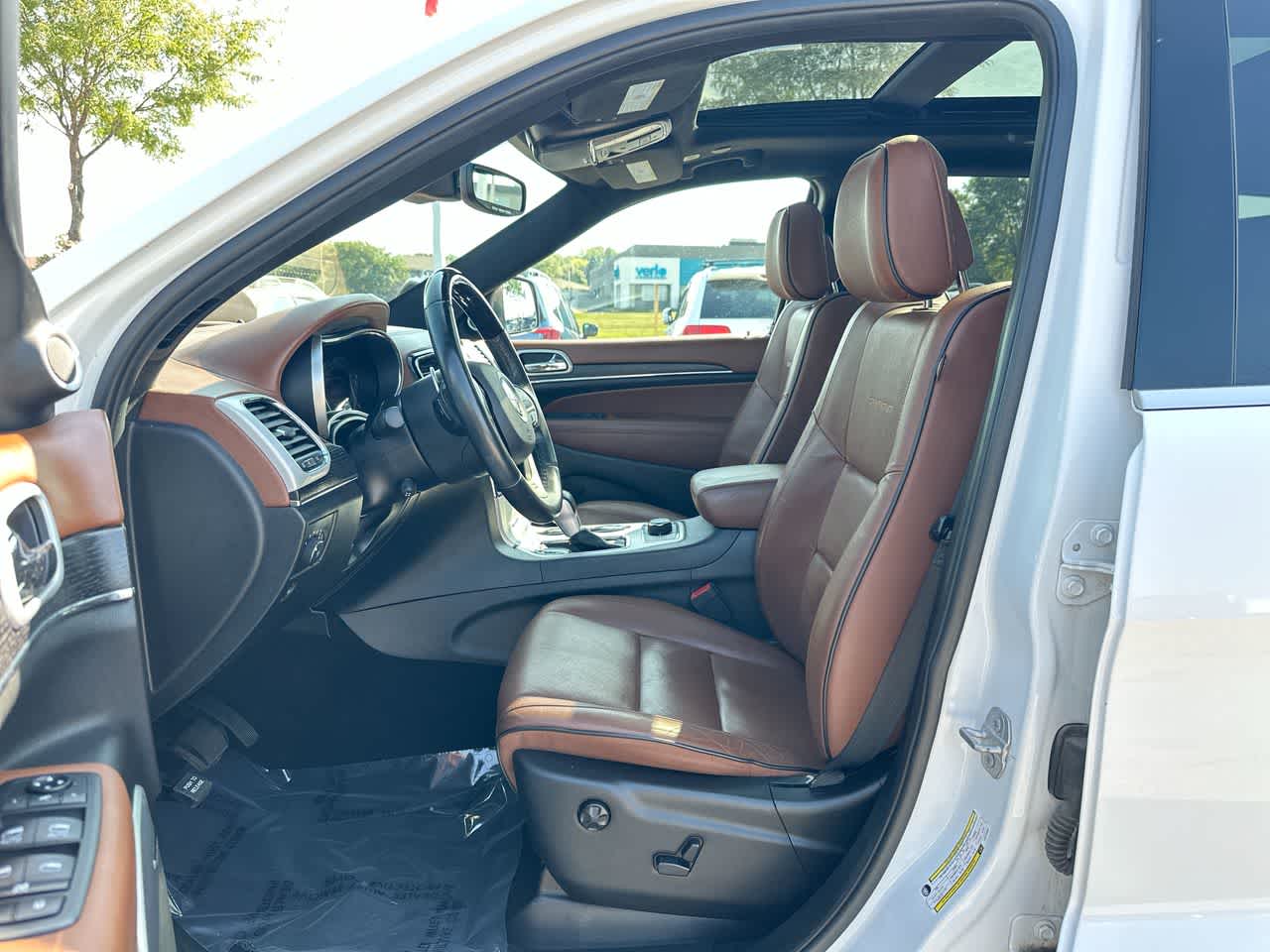 Thumbnail: 2020 Jeep Grand Cherokee - 21