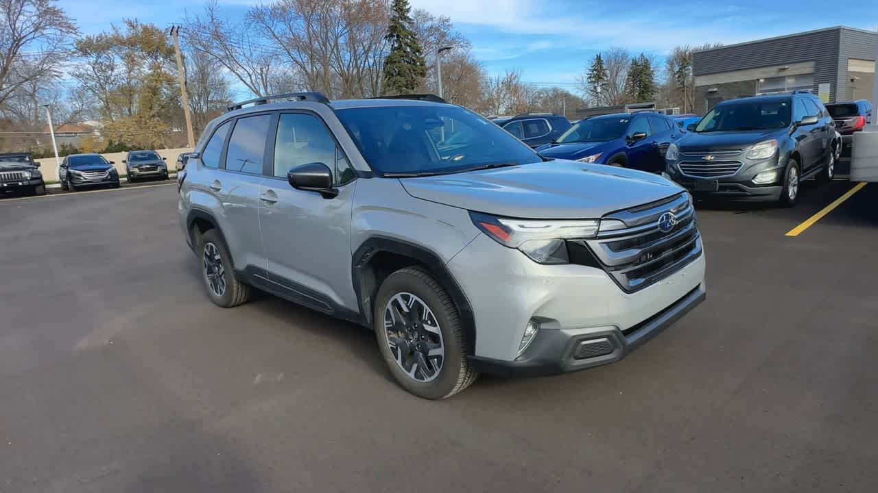 2025 Subaru Forester Premium Base photo 2