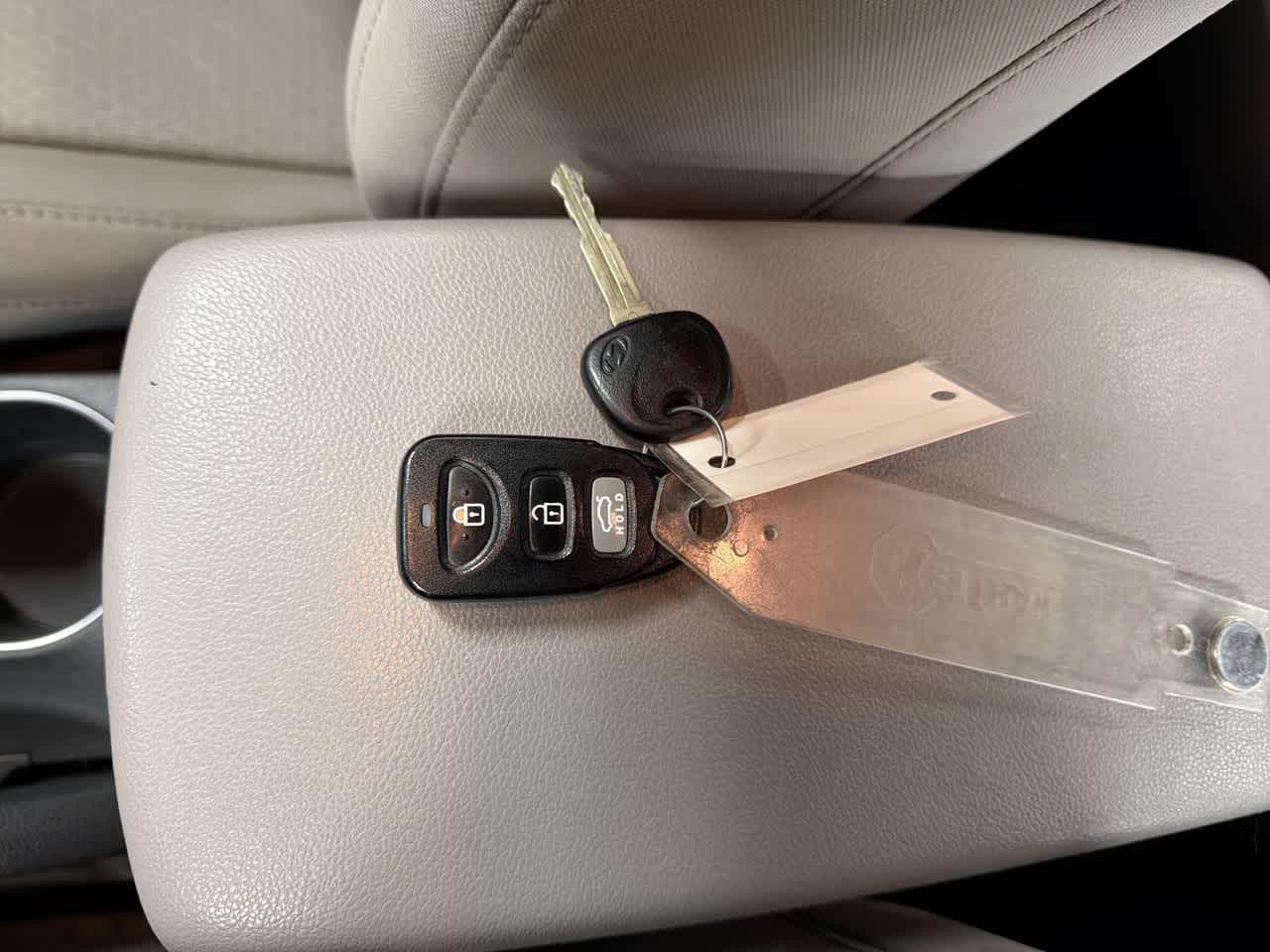 Thumbnail: 2017 Hyundai Elantra - 33