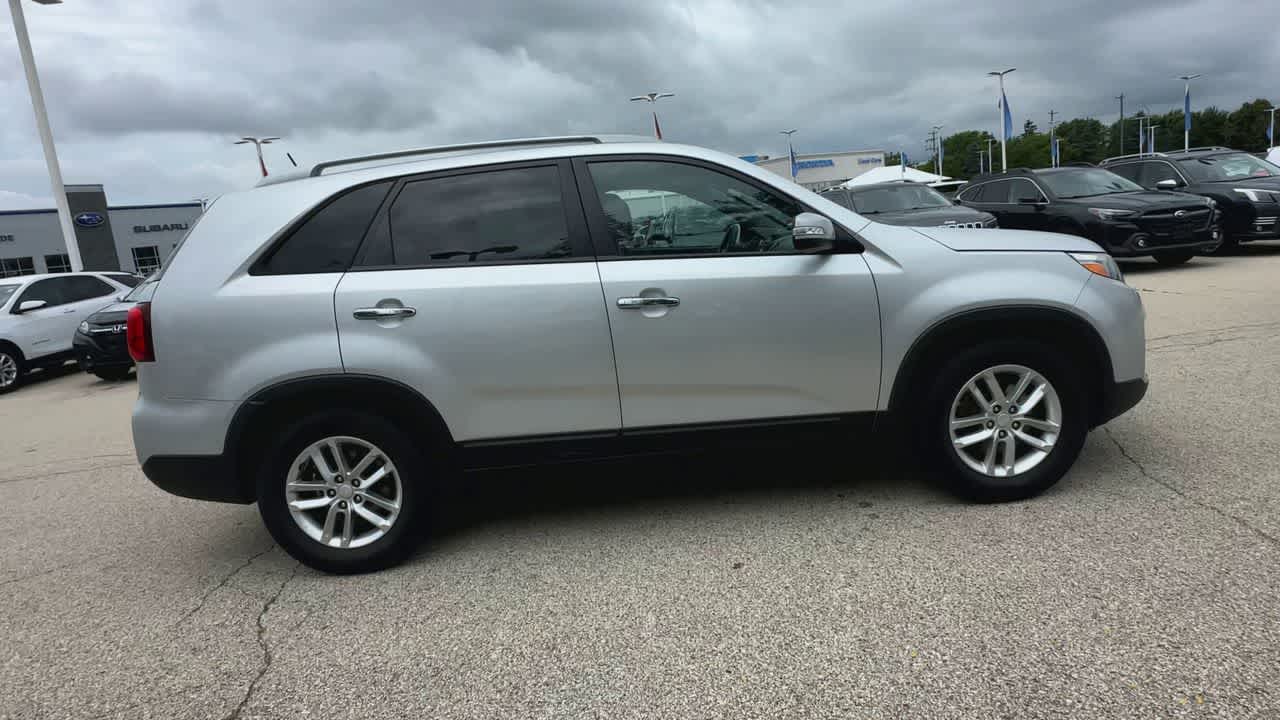 Thumbnail: 2015 Kia Sorento - 9