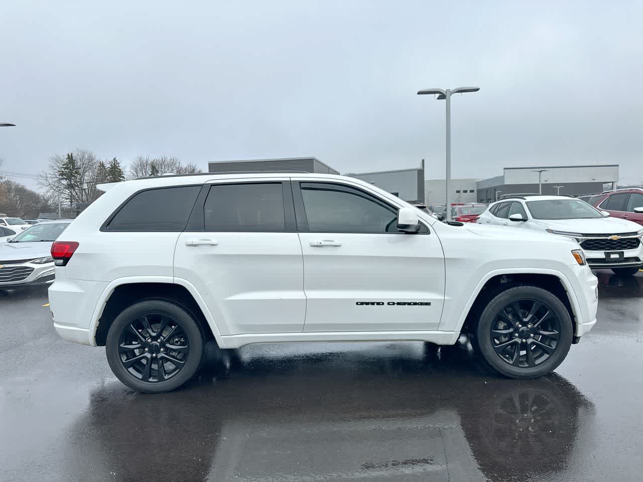 Thumbnail: 2020 Jeep Grand Cherokee - 14