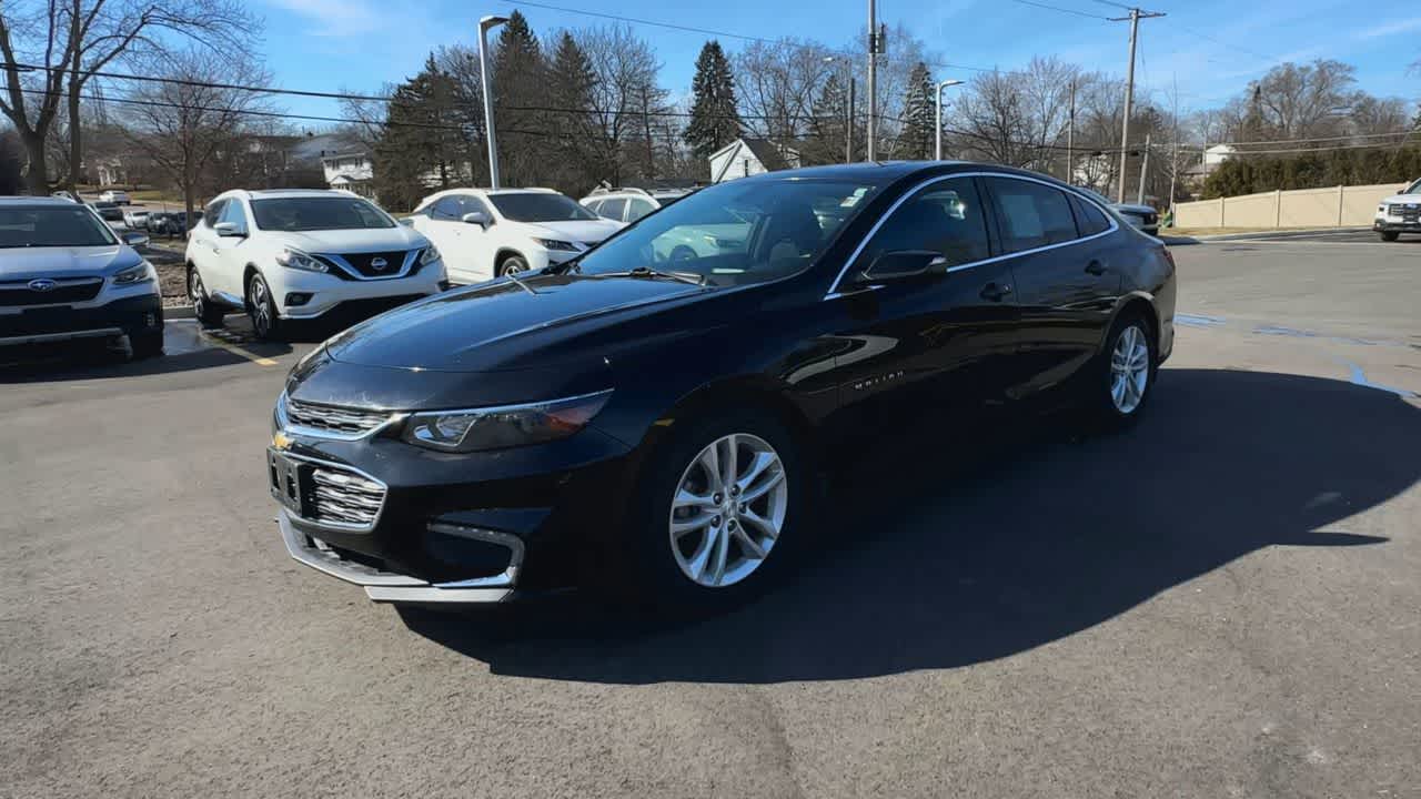 Thumbnail: 2017 Chevrolet Malibu - 4