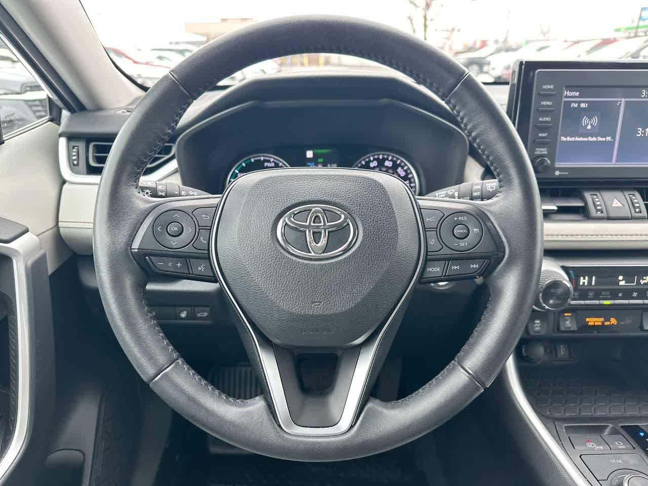 Thumbnail: 2022 Toyota RAV4 - 28