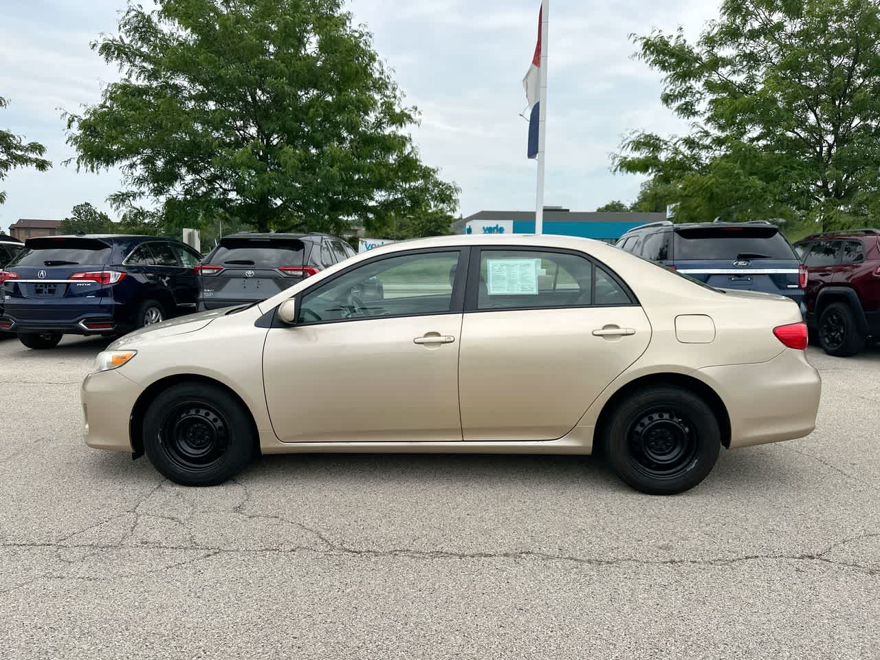 Thumbnail: 2011 Toyota Corolla - 10