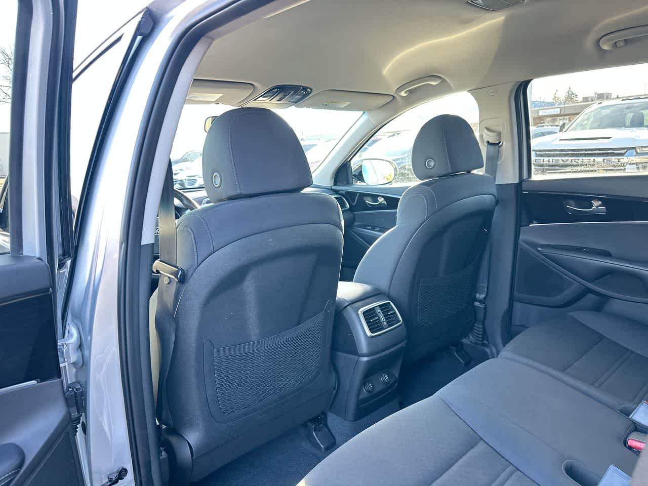 Thumbnail: 2019 Kia Sorento - 23